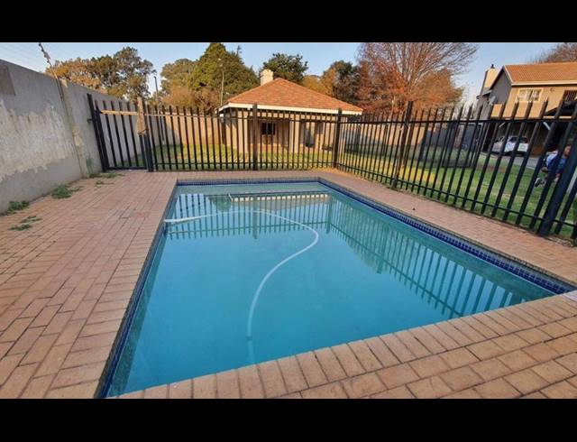 1 BEDROOM APARTMENT FOR SALE IN BRENTHURST